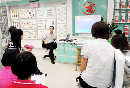 非凡娱乐-电子娱乐平台游戏-非凡娱乐官网-pgff中山、佛山地区非凡娱乐-电子娱乐平台游戏-非凡娱乐官网-pgff专卖店培训场景
