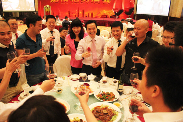 2013非凡娱乐-电子娱乐平台游戏-非凡娱乐官网-pgff经销商年会系列活动——龙情相约酒会