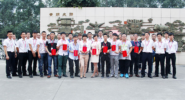 非凡娱乐-电子娱乐平台游戏-非凡娱乐官网-pgff智能锁培训全体学员与教师团队合影
